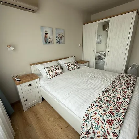 Smile Old With Free Parking And Sea View Apartment *