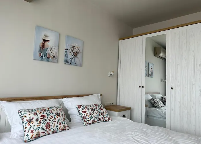Апартамент Smile Old With Free Parking And Sea View Варна