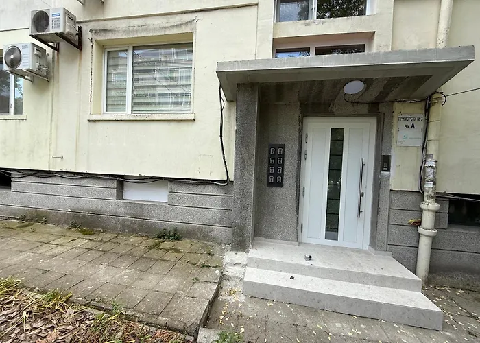 Апартамент Smile Old With Free Parking And Sea View Варна