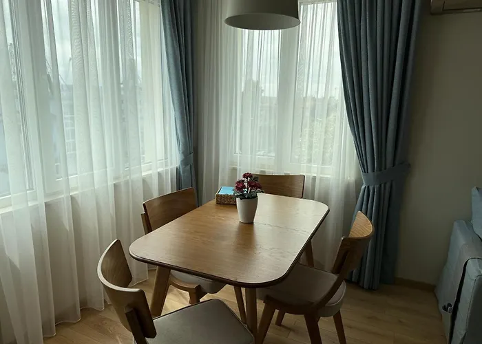Апартамент Smile Old With Free Parking And Sea View