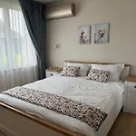 Smile Old With Free Parking And Sea View Apartament