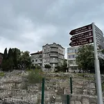 Smile Old With Free Parking And Sea View Apartament *