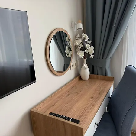 Апартаменти Smile Old With Free Parking And Sea View *