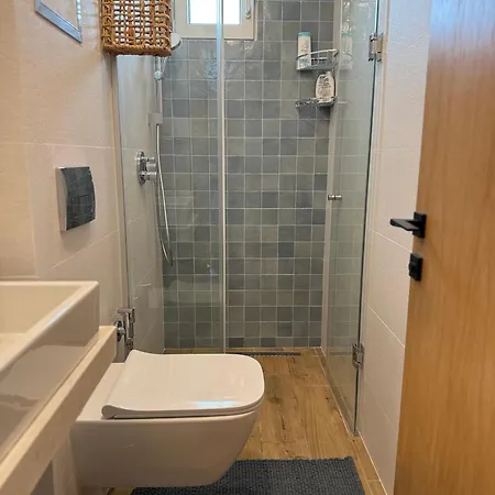 Smile Old With Free Parking And Sea View *