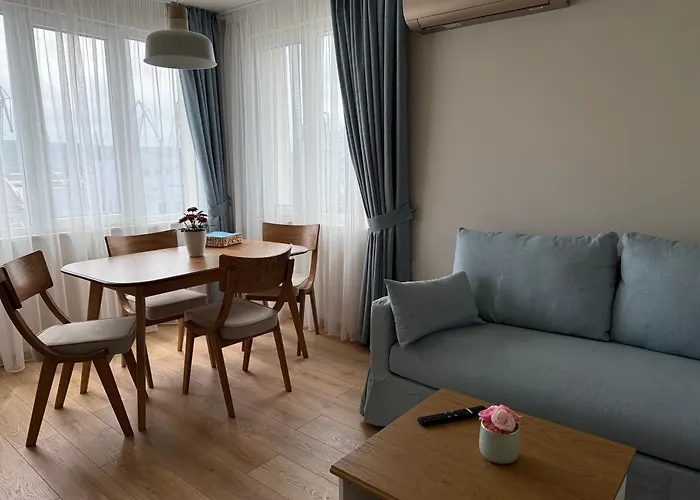 Smile Old With Free Parking And Sea View Apartmán *